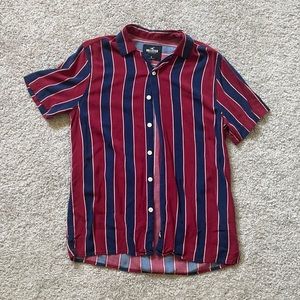 Size Small Men’s Short Sleeved Striped Button Up